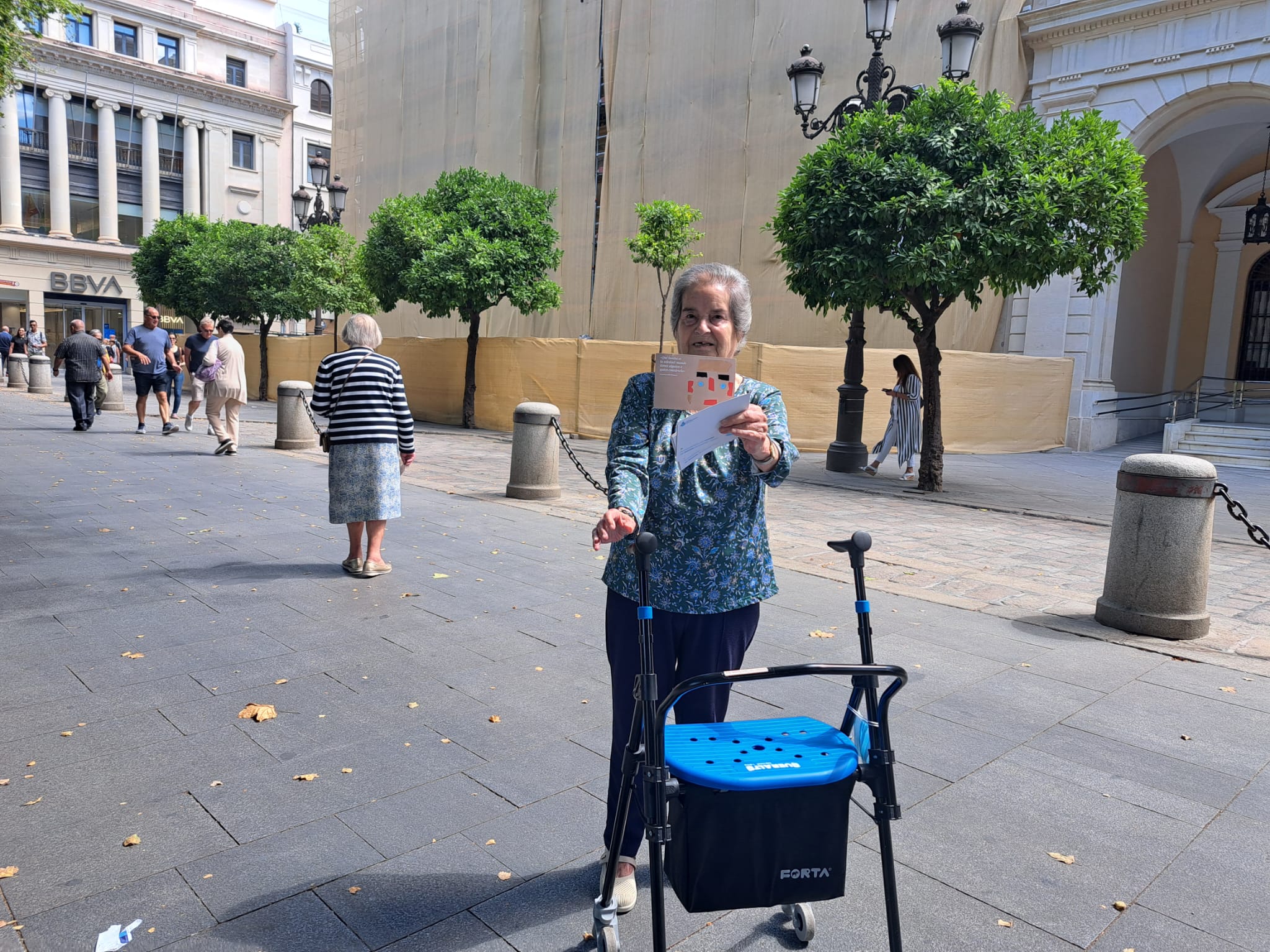 Una acción protagonizada por los mayores en la Plaza Nueva de Sevilla