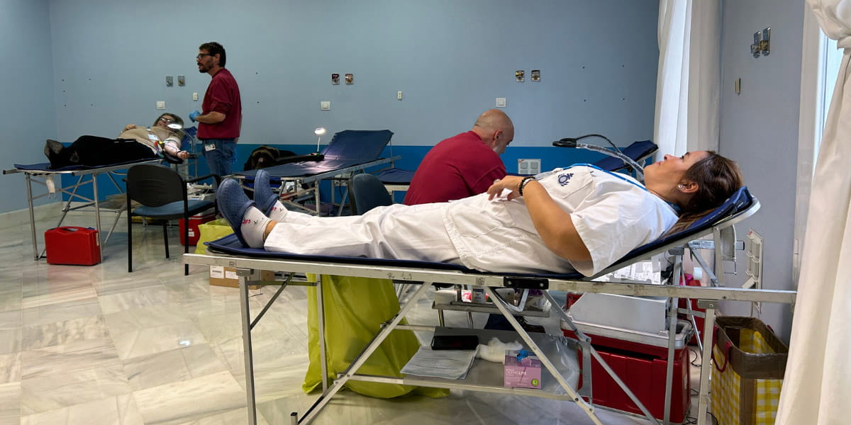 El hospital San Juan de Dios en Sevilla se une a la campaña de donación de sangre “Si eres de sangre caliente, dónala”