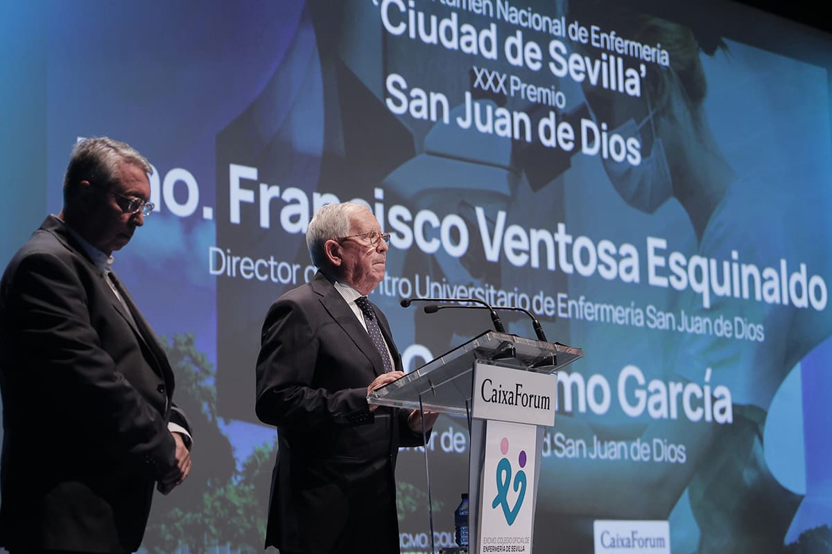 El Hermano Guillermo García y el Hermano Francisco Ventosa conceden el Premio San Juan de Dios