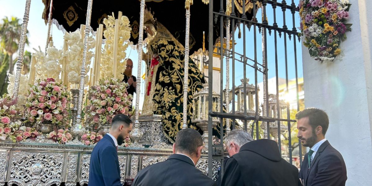 El Hospital San Juan de Dios Sevilla entrega la Granada de Oro a la Hermandad de la Milagrosa